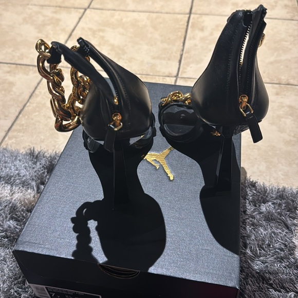 Versace chain heels size 39 - Picture 2 of 4